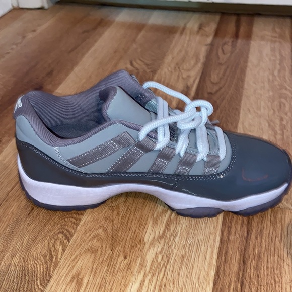 Jordan 11’s low top retro cool grays, size 6.5 in women’s - Picture 6 of 8